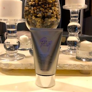 Monat blow out cream